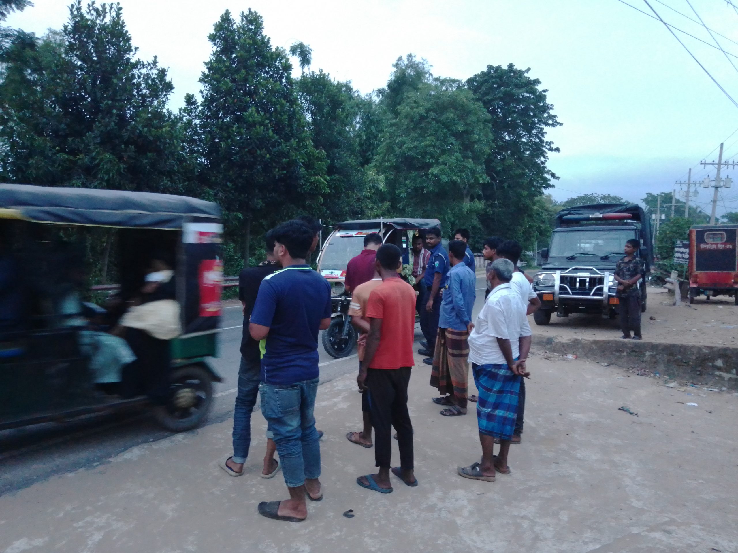 শ্রীমঙ্গল হবিগঞ্জ রোডে শ্রীমঙ্গল থানা পুলিশের চেক পোস্ট