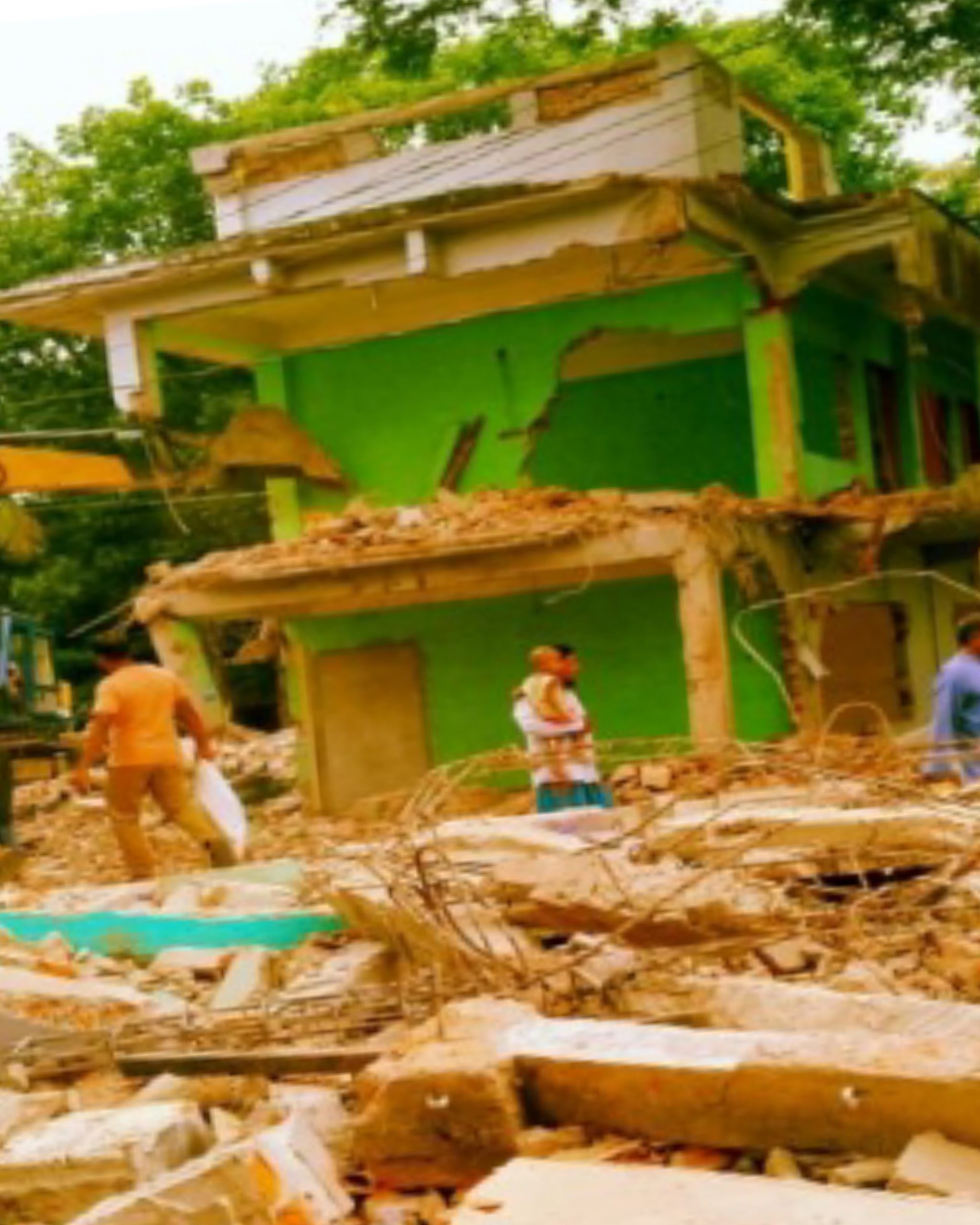 কোটালীপাড়ায় রাতদিন চলছে অবৈধ স্থাপনা উচ্ছেদ অভিযান
