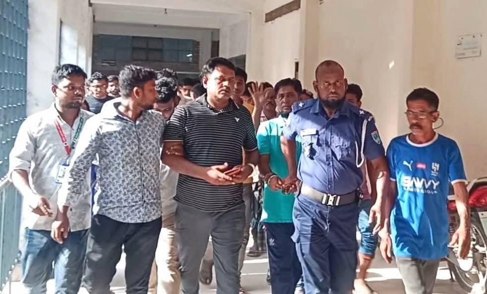 ঝিনাইদহে আলোচিত  ভ্যান চালক হত্যা মামলায় ১৯ বছর পর ৪ জনের যাবজ্জীবন কারাদন্ড