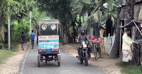 দীর্ঘ ৪৫ বছরেও প্রশস্ত করা হয়নি নওগাঁ টু আত্রাই সরু সড়ক -ঘটছে দুর্ঘটনা