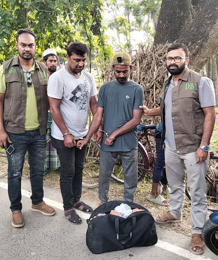 ঝিনাইদহ ডিবি পুলিশের অভিযানে বিপুল পরিমান মাদকদ্রব্য ফেন্সিডিলসহ ০২জন আটক