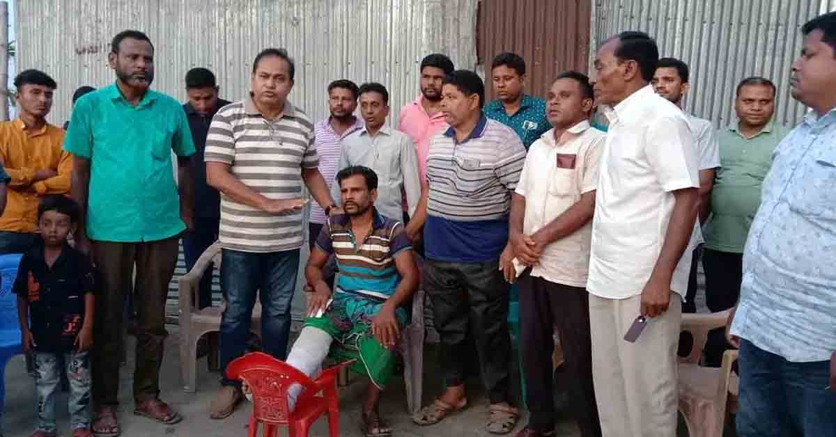 সাবেক সংসদ সদস্য তুহিনের পক্ষ থেকে সড়ক দুর্ঘটনায় পা ভেঙে যাওয়া ব্যক্তিকে আর্থিক সহায়তা