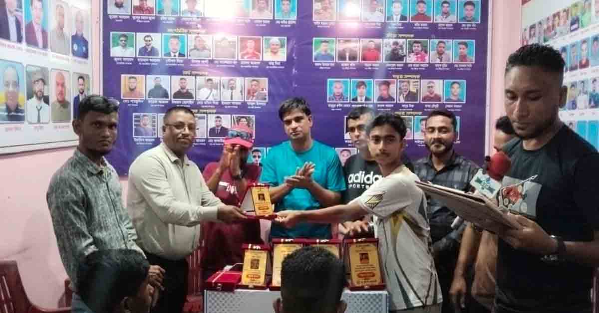 ওসমানীনগরে নুনু ফুটবল একাডেমির পক্ষ থেকে এসএসসি পরিক্ষায় উত্তীর্ণ ৯ শিক্ষার্থী কে সংবর্ধনা