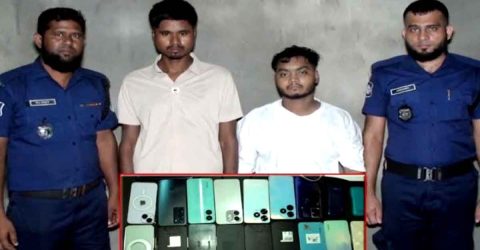 গোবিন্দগঞ্জে সেনাবাহিনীর অভিযানে প্রতারক হ্যাকার চক্রের ২ মাস্টারমাইন্ড গ্রেফতার