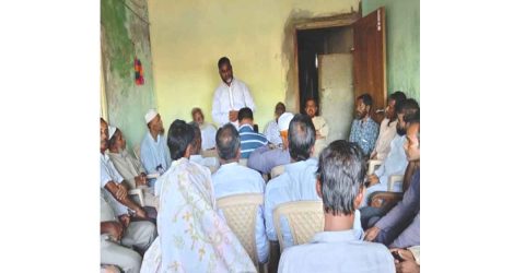 আটপাড়া উপজেলা বিএনপির সাধারণ সম্পাদক রফিকুল ইসলাম রফিক সাহেবের নেতৃত্বে ভিজিডি কার্ড বিতরণে উন্মুক্ত আলোচনা সভা অনুষ্ঠিত