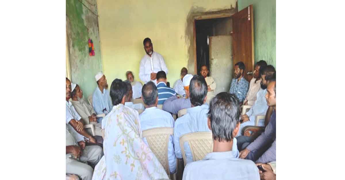 আটপাড়া উপজেলা বিএনপির সাধারণ সম্পাদক রফিকুল ইসলাম রফিক সাহেবের নেতৃত্বে ভিজিডি কার্ড বিতরণে উন্মুক্ত আলোচনা সভা অনুষ্ঠিত