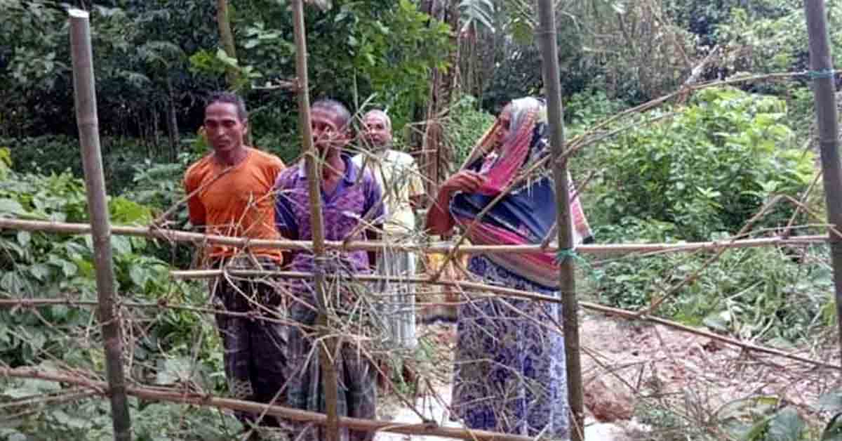 মিঠাপুকুরে এক সপ্তাহ ধরে দুটি পরিবারের বাড়ী যাতায়াতের রাস্তা বন্ধ করে রেখেছে আপন মামা ও তার ছেলেরা