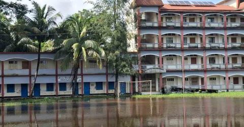 নোয়াখালীতে পানি নামছে ধীর গতিতে, কয়েক গ্রামে বেড়েছে পানি ২ লাখ মানুষ পানিবন্দি, দুভোর্গ ফুরাচ্ছে না