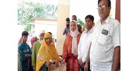 খুবজীপুর ইউনিয়নে আকস্মিক বন্যায় ১০০ জন ক্ষতিগ্রস্ত কৃষকের মাঝে চাউর বিতরণ