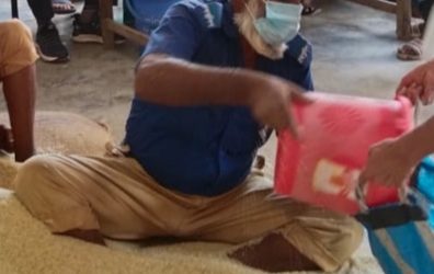 বটিয়াঘাটায় সরকারি চাউল বিতরণে নয় ছয়