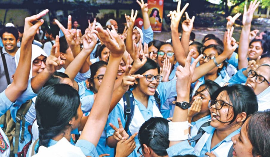 সারাদেশে একযুগে সকল শিক্ষা প্রতিষ্ঠানের এস এস সি ও সমমান পরীক্ষার ফলাফল প্রকাশ