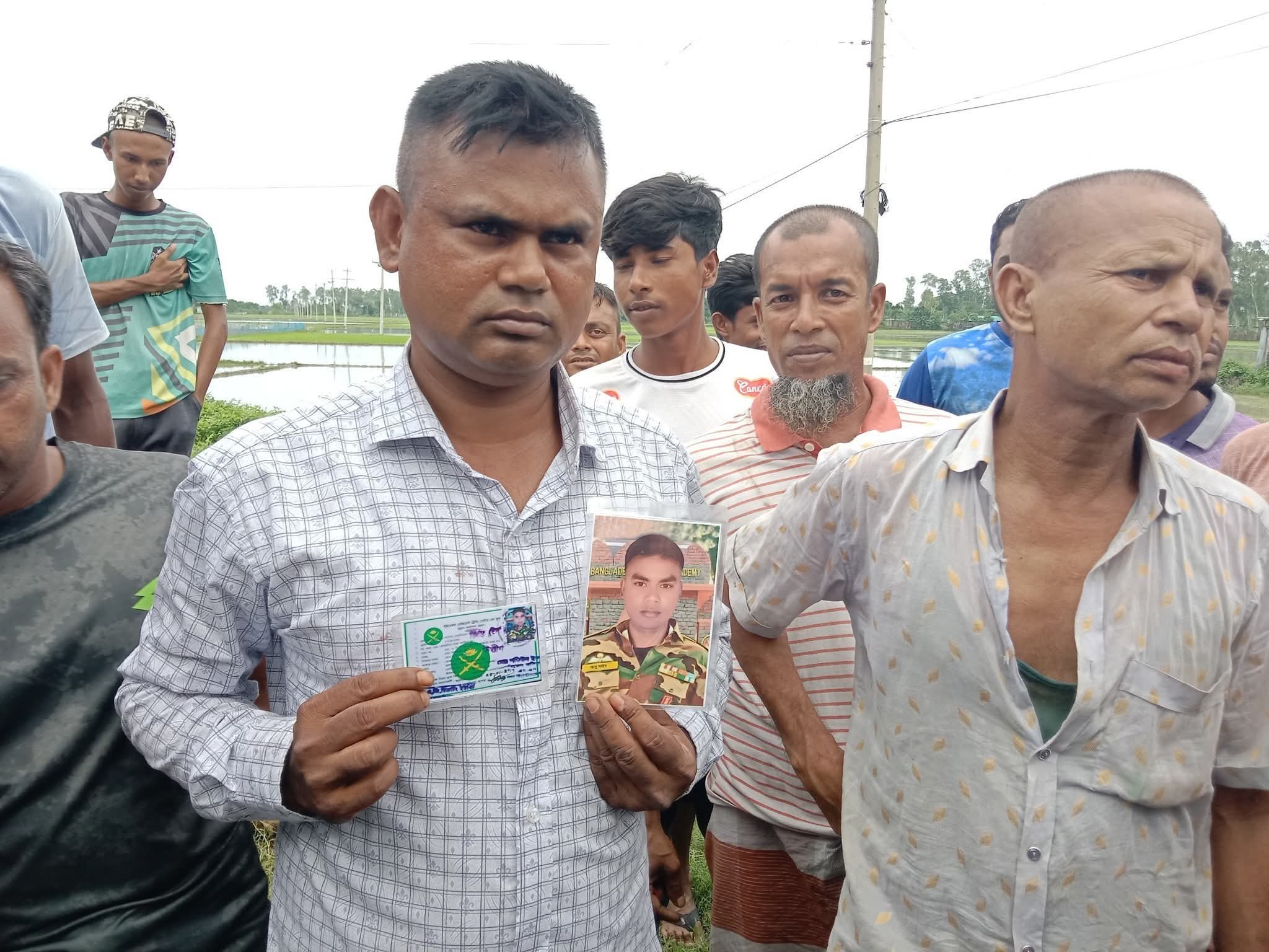 সেনা সদস্য পরিচয়ে একাধিক নারীকে বিয়ে ও প্রতারণা, গণপিটুনির পর পুলিশের হাতে আটক