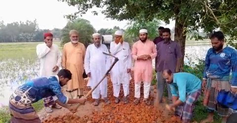 জয়পুরহাটে জামায়াতের নিজস্ব অর্থায়নে ৩৫০ ফিট রাস্তা সংস্কার কাজের উদ্বোধন