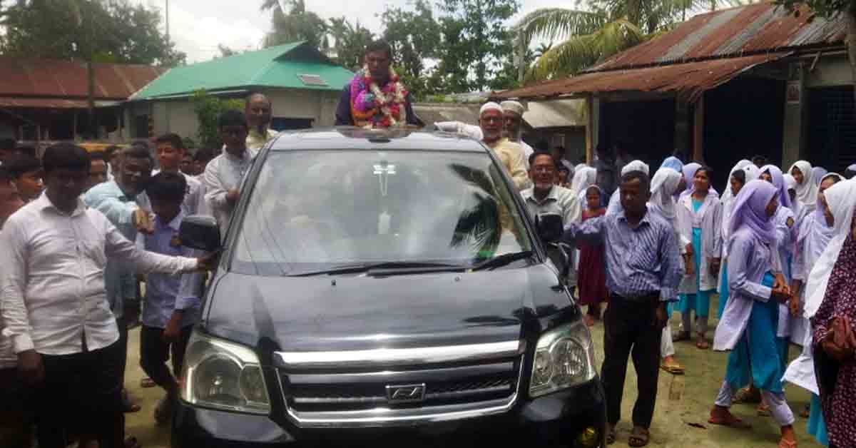 জহুরুলহাট হাজী এলাহী উচ্চ বিদ্যালেয়ে নৈশ প্রহরীর অবসর জনিত রাজকীয় বিদায়