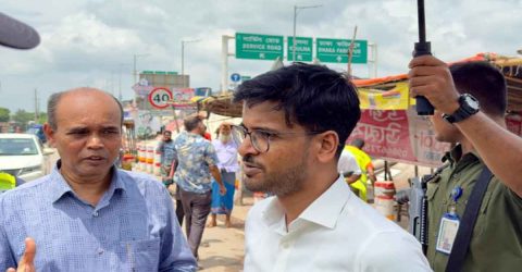 ভাঙ্গায় এক্সপ্রেসওয়েতে ফুটপাত দখলমুক্ত করতে প্রশাসনের অভিযান