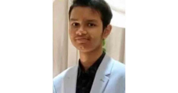 এসএসসি পরীক্ষায় ১৩০০ নম্বর মধ্যে ১২৮৫ নম্বর পেয়ে দেশের সেরা হল চট্টগ্রামের নিবিড় কর্মকার
