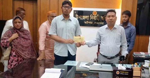 আটপাড়া উপজেলা নির্বাহী অফিসার  রুয়েল সাংমা সাহেবের তত্ত্বাবধানে আর্থিক সহযোগিতা