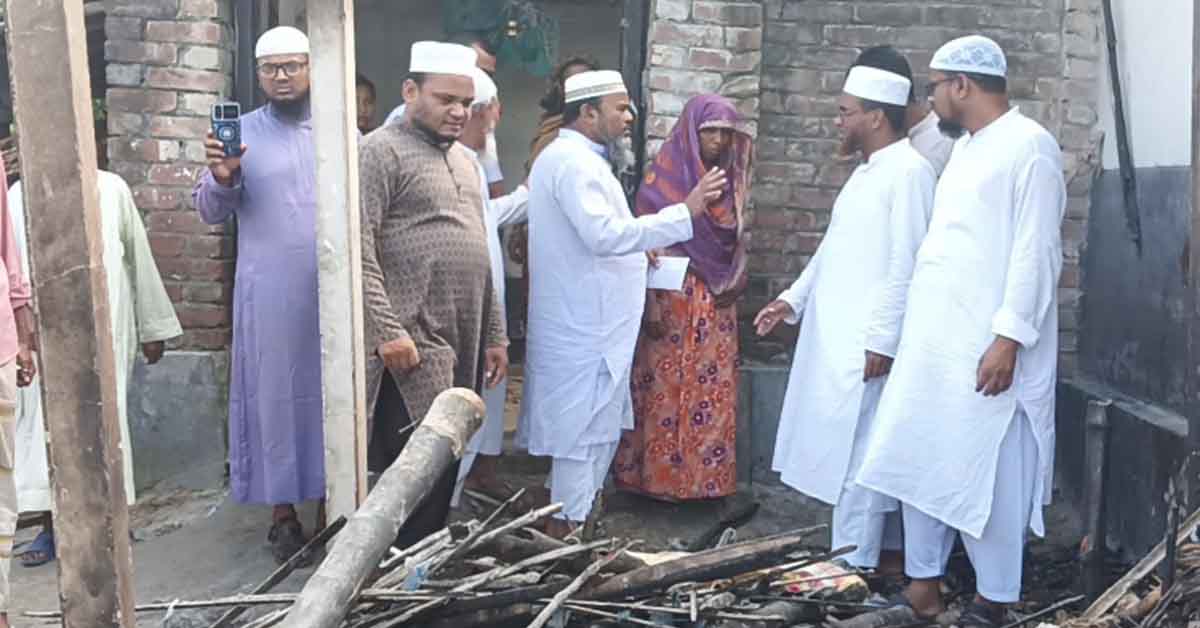 পাঁচবিবির আয়মা রসূলপুরে ভয়াবহ অগ্নিকাণ্ডে ক্ষতিগ্রস্ত পরিবারের পাশে জামায়াতে ইসলামী – মানবিক সহায়তা প্রদান