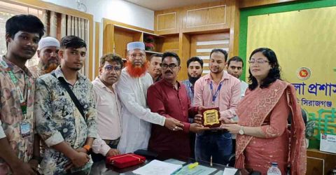নবাগত বেলকুচি উপজেলা নির্বাহী কর্মকর্তার সাথে বাংলাদেশ প্রেসক্লাব বেলকুচি উপজেলা শাখার সাংবাদিকের শুভেচ্ছা বিনিময়