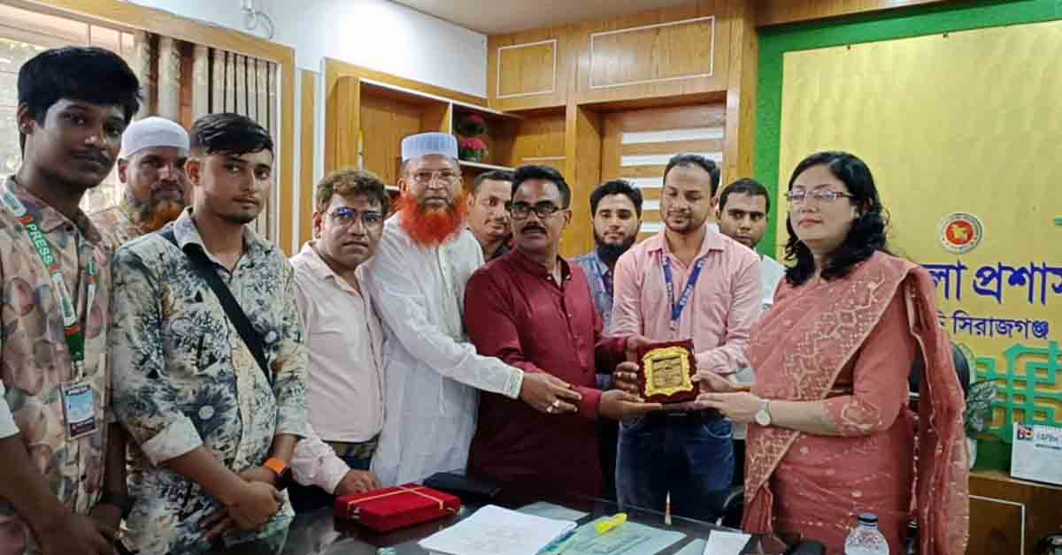 নবাগত বেলকুচি উপজেলা নির্বাহী কর্মকর্তার সাথে বাংলাদেশ প্রেসক্লাব বেলকুচি উপজেলা শাখার সাংবাদিকের শুভেচ্ছা বিনিময়