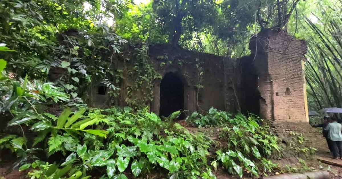 শতবর্ষের সাক্ষী সালিশখানা আজ ধ্বংসের মুখে, ইতিহাস বাঁচাতে চান এলাকাবাসী
