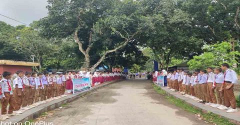 খানসামায় বৃত্তি পরীক্ষা থেকে বঞ্চিত শিক্ষার্থীদের  মানববন্ধন