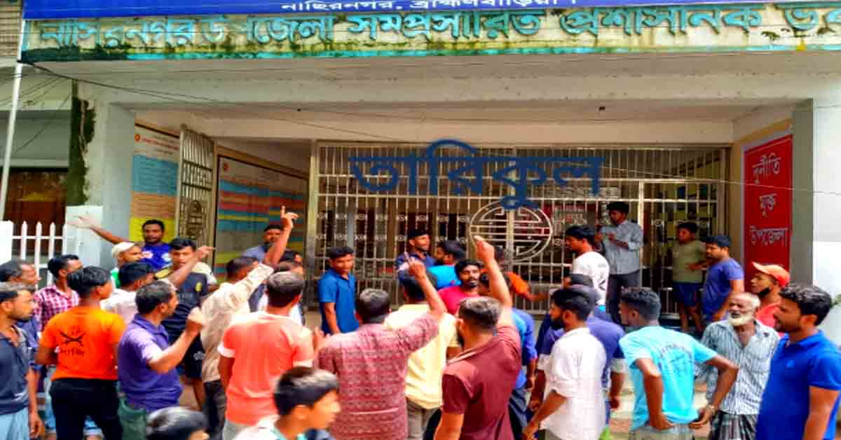নাসির নগরে ধর্মঘটরত সিএনজি চালকদের বিরূদ্ধে অটোরিকশা চালকদের বিক্ষোভ