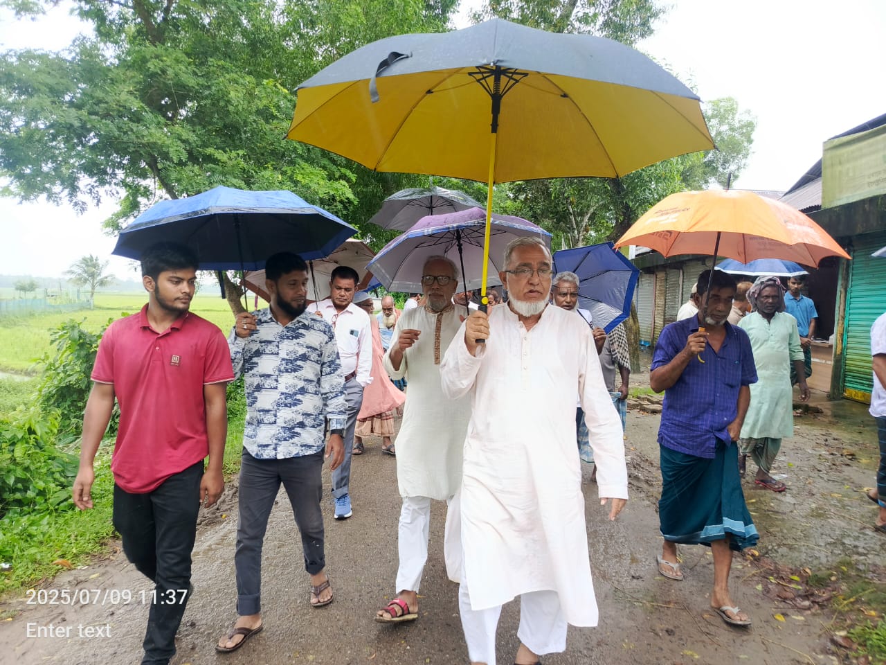 নিখোঁজ যুবনেতা শামীমের পরিবারের পাশে বিএনপি নেতা দেলোয়ার হোসেন ভুঁইয়া দুলাল