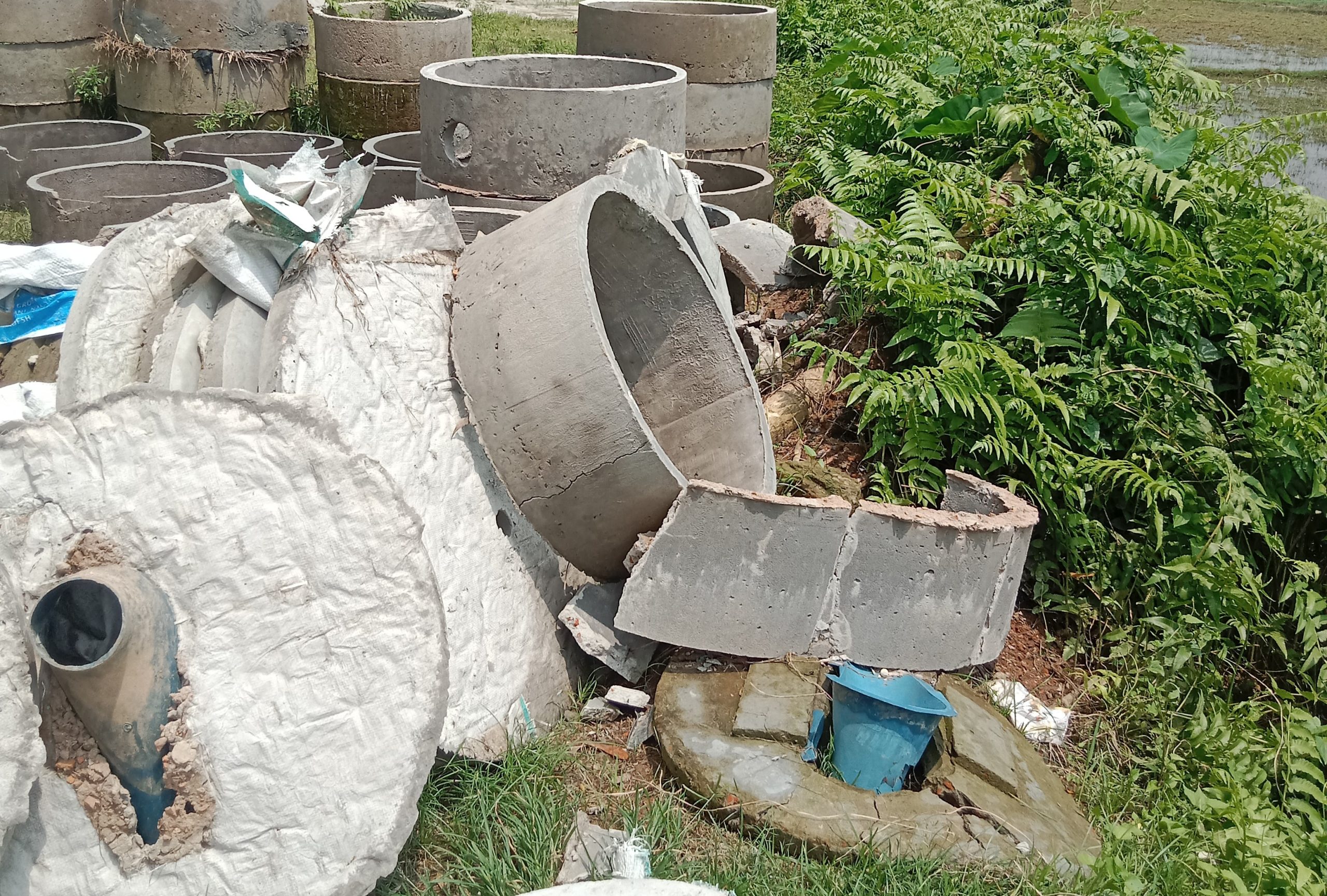 কেন্দুয়ায় স্যানিটারি মালামাল ভেঙে দিলো দুর্বৃত্তরা