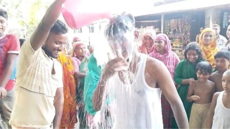 গাইবান্ধা সাদুল্লাপুরে স্ত্রীকে তালাক দিয়ে ২৫ কেজি দুধ দিয়ে গোসল