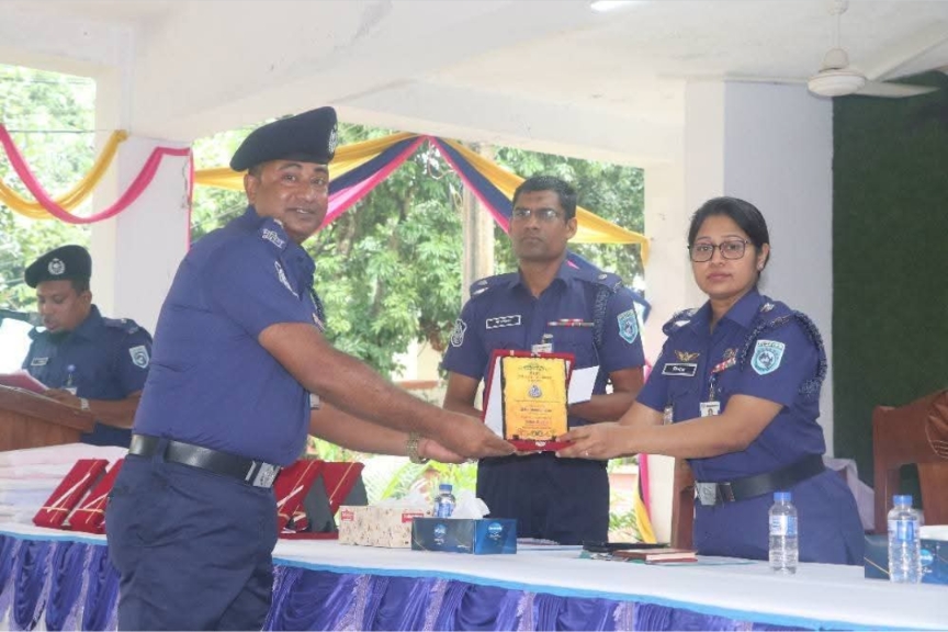 গাইবান্ধা জেলার শ্রেষ্ঠ ওসি নির্বাচিত হলেন বুলবুল ইসলাম