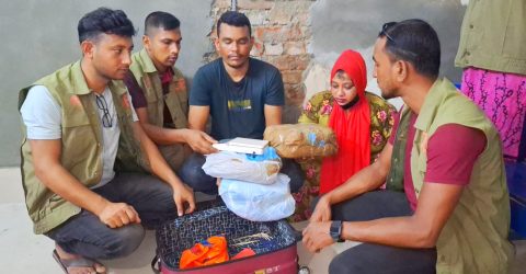 ট্রলি ব্যাগে গাঁজাসহ আটক ২ , দেখে মনে হবে নতুন বউ বেড়াতে যাচ্ছে