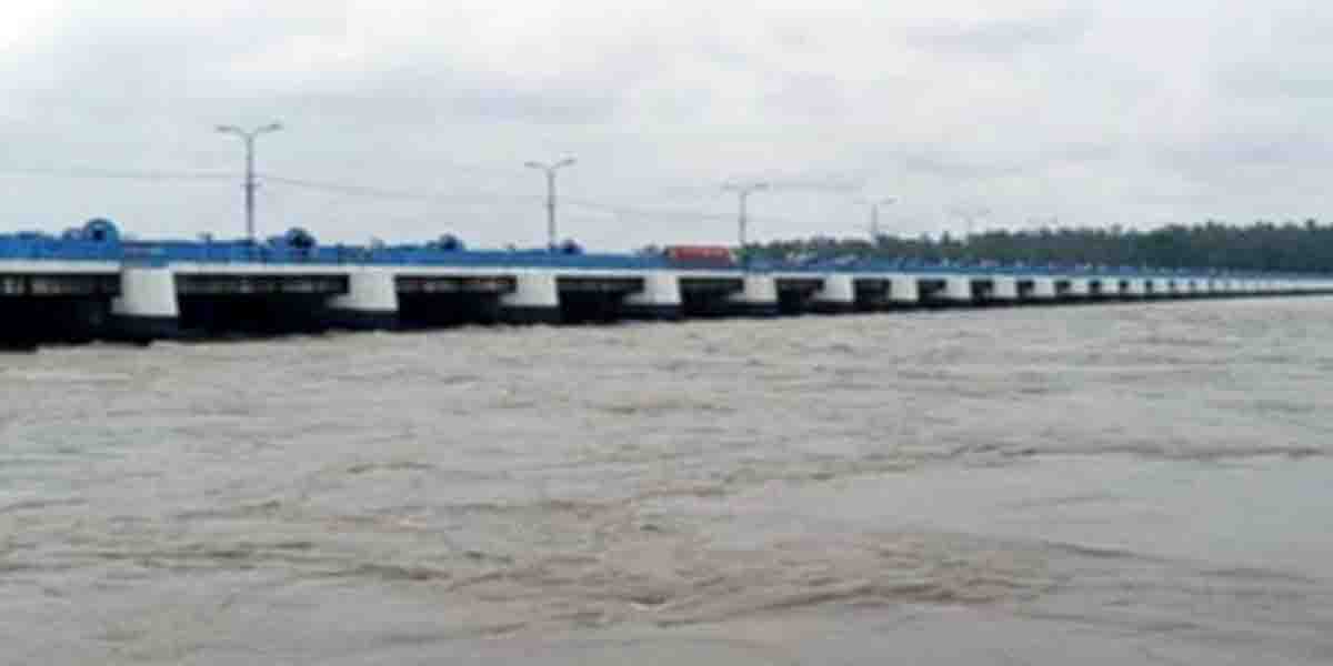 টানা ভারী বৃষ্টিপাত ও পাহাড়ি ঢলে লালমনিরহাটে তৃতীয় দফায়  বন্যা, ১০ হাজার পরিবার পানিবন্দী