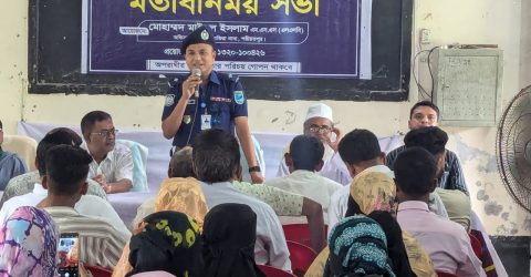 জাজিরায় শিক্ষার্থীদের সঙ্গে অপরাধবিরোধী সচেতনতামূলক সভা ওসি মাইনুল ইসলামের