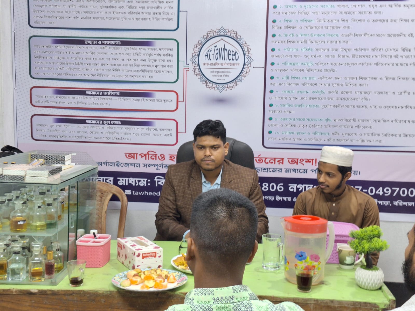 বানারীপাড়ায় ডা. ফাহিম-কে ‘চিফ এডভাইজার’ উপাধি দিল আত-তাওহীদ অর্গানাইজেশন