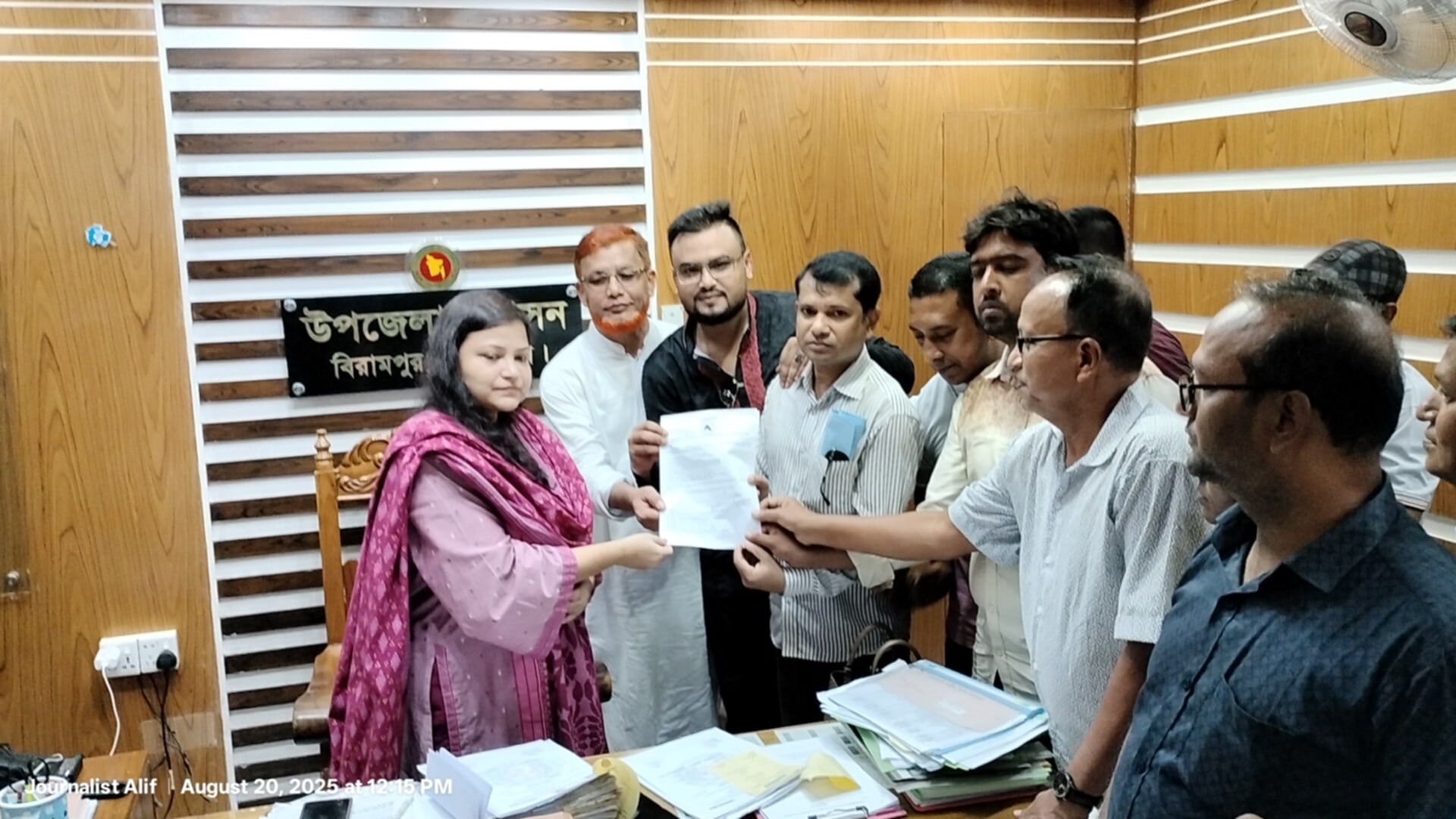 নিরাপদ সড়কের দাবিতে বিরামপুর থেকে প্রধান উপদেষ্টা বরাবর ১০ দফা স্মারকলিপি প্রদান