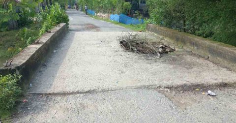 বেড়াখালীতে ঝুঁকিপূর্ণ সেতুর উপর দিয়ে চলাচল করছে মানুষ,ঘটছে নিয়মিত দুর্ঘটনা