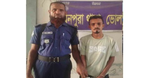 মনপুরায় চাঁদাবাজির মামলায় ছাত্রদল নেতা আখতারুজ্জামান