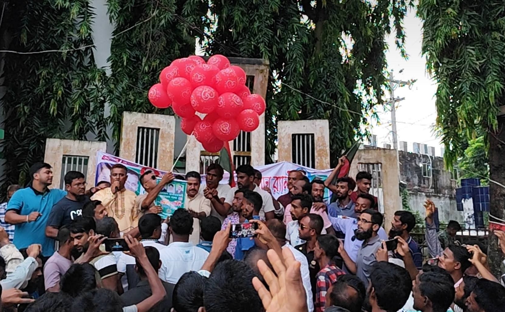 পাইকগাছায় স্বেচ্ছাসেবক দলের ৪৫তম প্রতিষ্ঠাবার্ষিকী পালিত