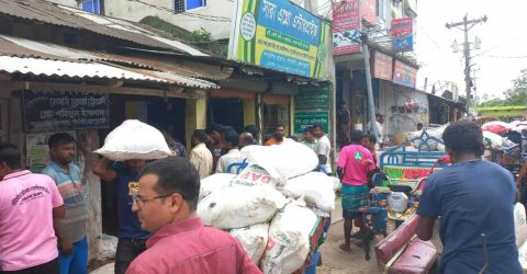 পাঁচবিবিতে ৯ হাজার ৫০০ কেজি মেয়াদোত্তীর্ণ সার জব্দ, পলাতক গুদাম মালিক