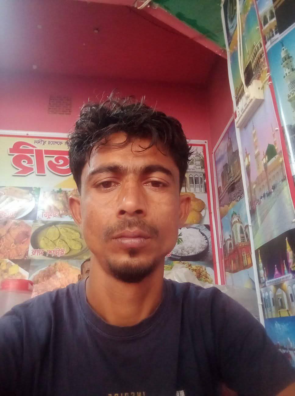 ভাঙ্গায় গাছ থেকে পড়ে যুবকের মৃত্যু