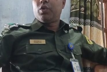 সরকারি অফিসকে বেডরুম বানানোর কুরুচিপূর্ণ ঘোষণা