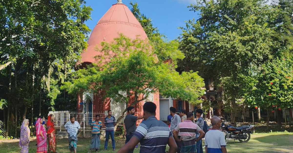 ঝিনাইদহে সিদ্ধেশ্বরী মন্দিরের তালা ভেঙে চুরি করেছে এক দুর্বৃত্ত