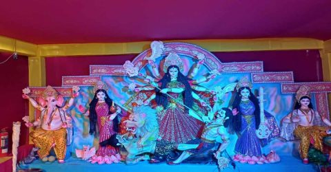 ধামইরহাটে দেবী দুর্গার বোধনের মধ্য দিয়ে  দুর্গাপূজা শুরু