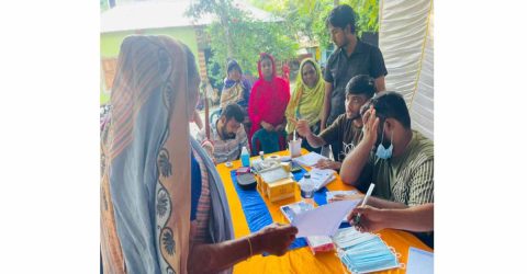 কুষ্টিয়ায় চলো বদলাই সংগঠনের উদ্যোগে ফ্রি মেডিকেল ক্যাম্প