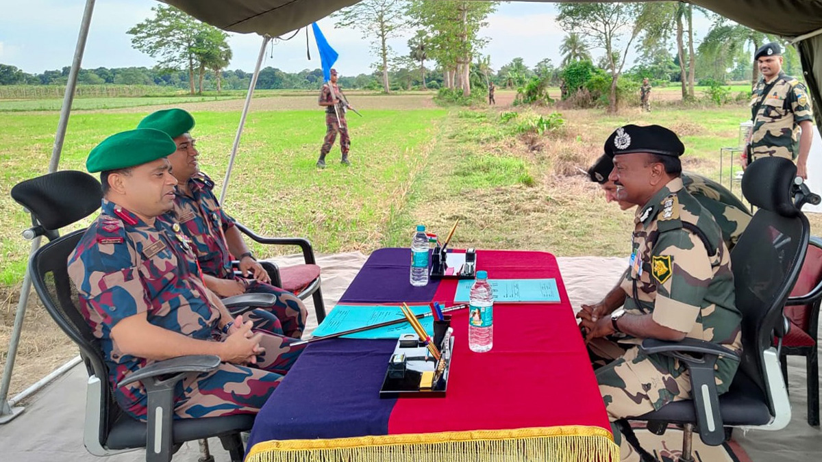 ঝিনাইদহ মহেশপুর সীমান্তে বিজিবি ও বিএসএফ মধ্যে পুশইন বিরোধী বৈঠক