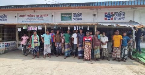 শিবগঞ্জে সার ক্রয় করতে কৃষকের ভোগান্তি, সার পাচ্ছে না কৃষক