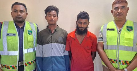 লালমনিরহাটে ফেনসিডিলসহ আটক ২