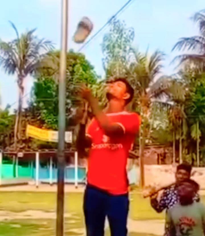 সুন্দরগঞ্জে ফ্ল্যাগস্ট্যান্ডে জুতা উত্তোলনের ঘটনায় কলেজ ছাত্র আটক