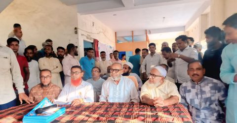 বীরমুক্তিযোদ্ধা আনোয়ার হোসেন বুলু’র ছাত্র-ছাত্রীদের সাথে মতবিনিময় ও ৩১ দফার লিফলেট বিতরণ ‎